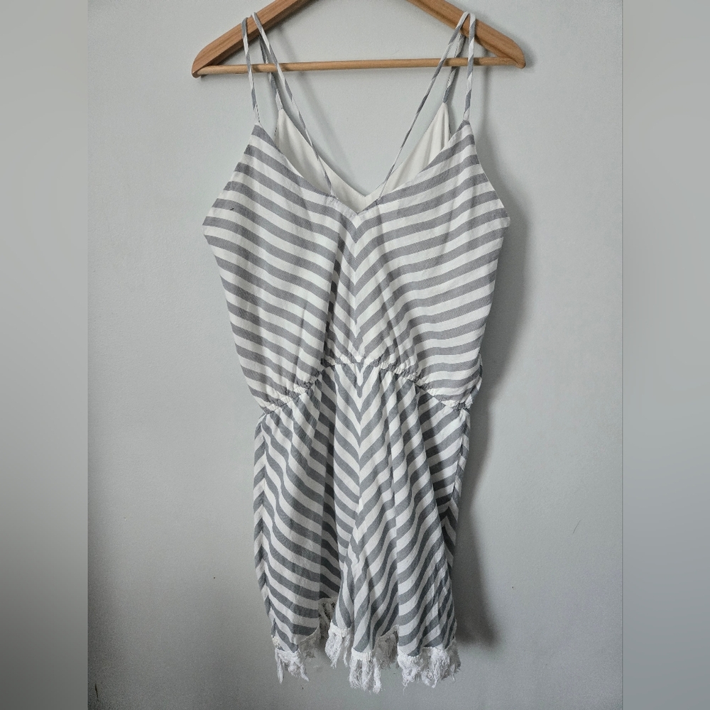🎁 BLUESTEEL Striped Gray and White Romper - Picture 4 of 8